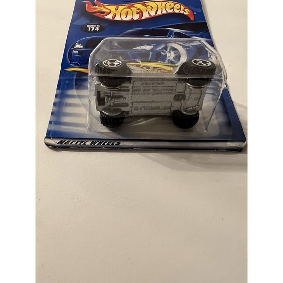 Hot Wheels #174 VW Baja Bug Silver Gray Sawblade Wheels 2001 New On Card - Picture 2 of 4